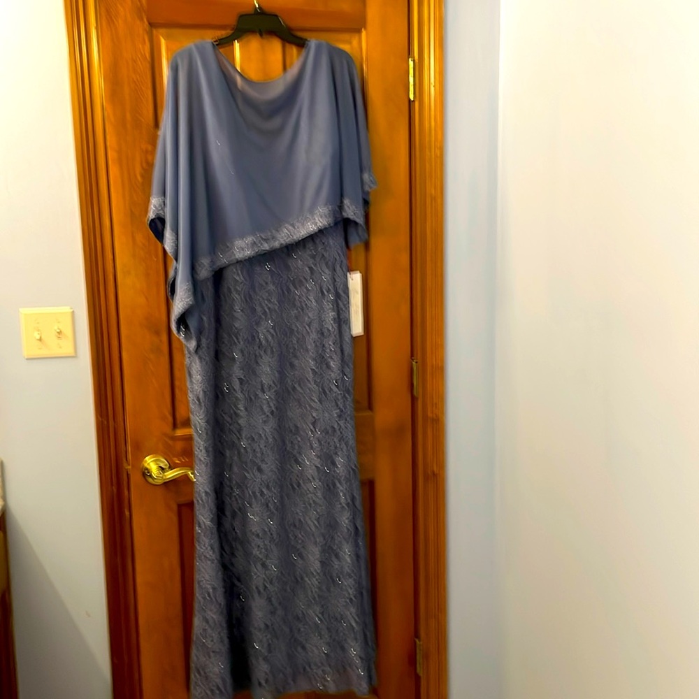 Mother of the bride long dress NWT 20 W slate blue/lavendar.